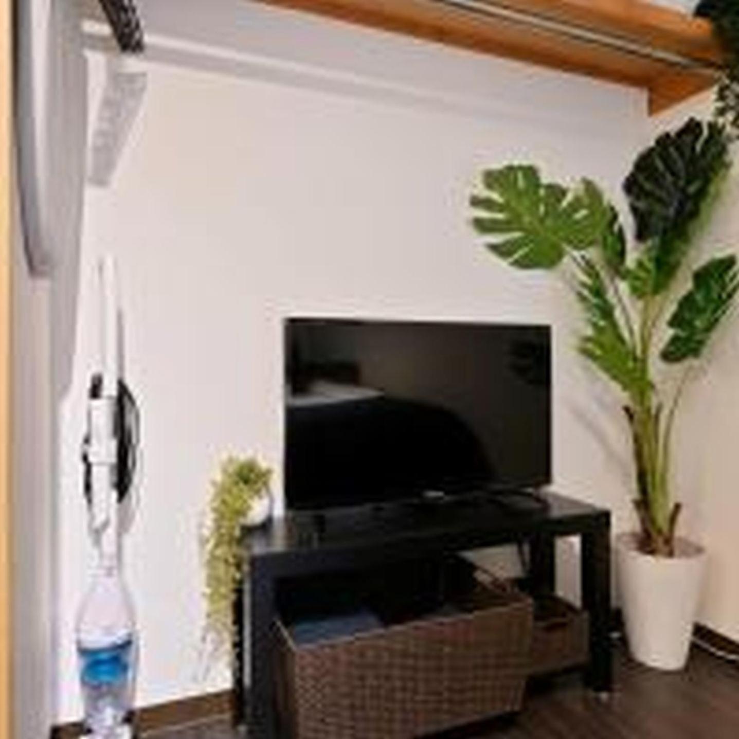 Appartement コンフィデンスロン604 *